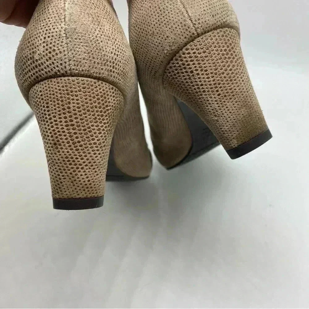 Stuart Weitzman The Tube Textured Pumps pilgrim minimalist